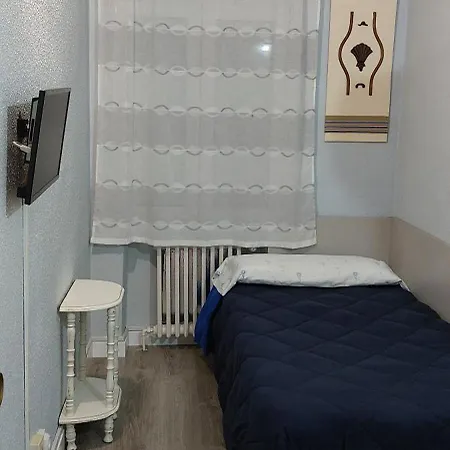 Πανσιόν Rosales *