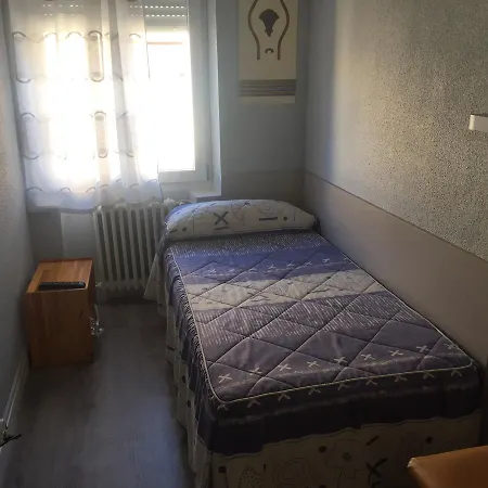 Rosales Πανσιόν Aranda de Duero