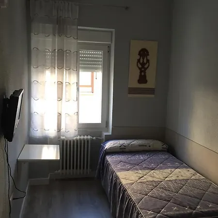 Rosales Πανσιόν *